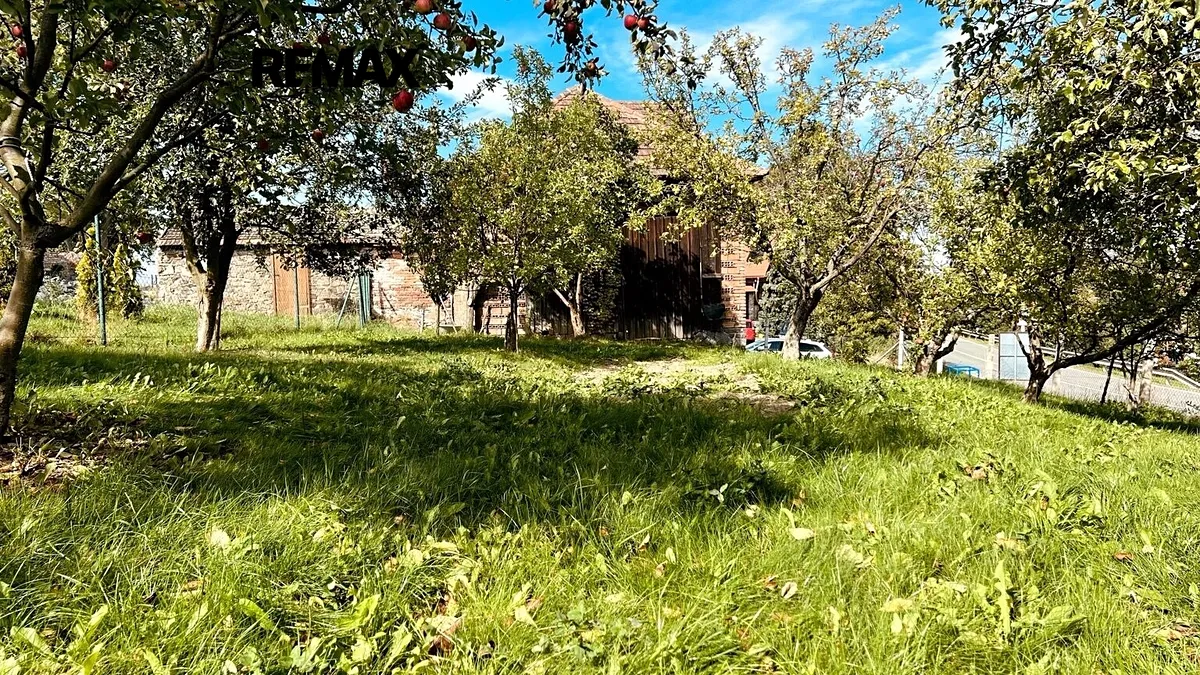 Prodej stavebního pozemku 960 m²